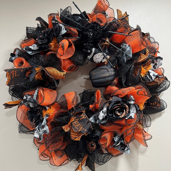 Happy Halloween black and orange wreath for indoors - Picture 6 of 8